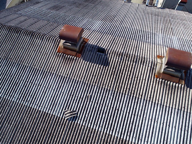 稲美町の棟が飛散した工場の屋根